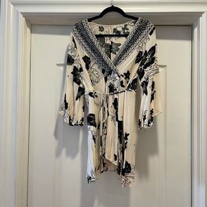 Billabong Tie Waist Romper ✨